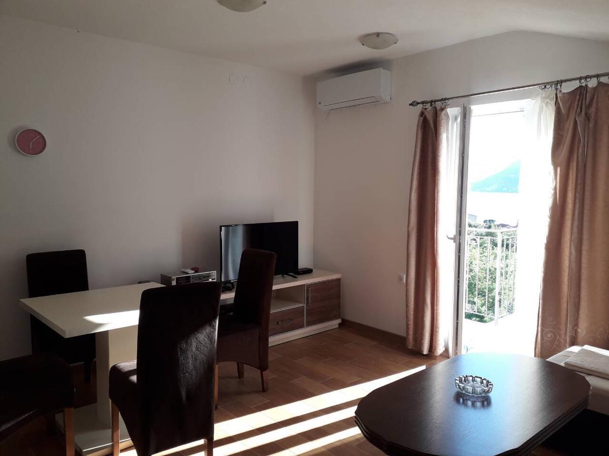 Apartmani Viza リサン エクステリア 写真