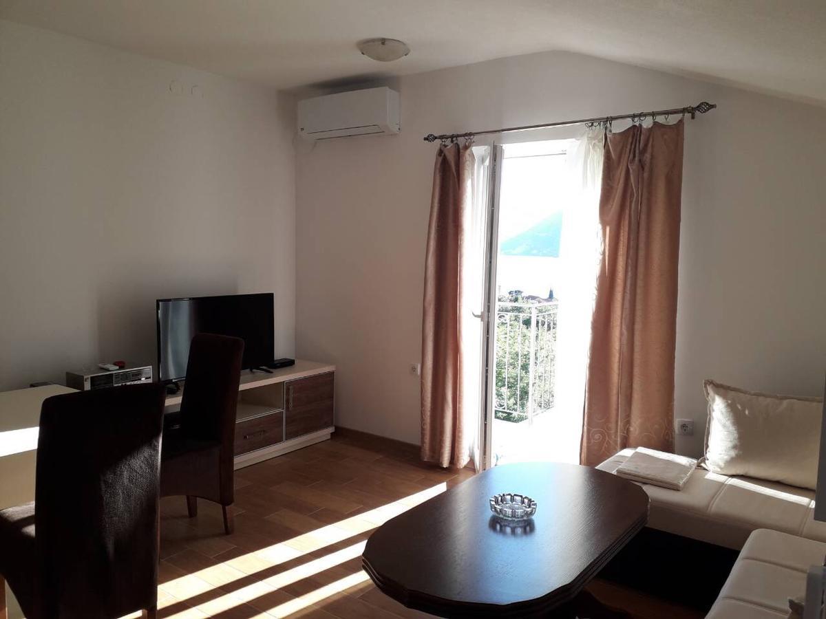 Apartmani Viza リサン エクステリア 写真