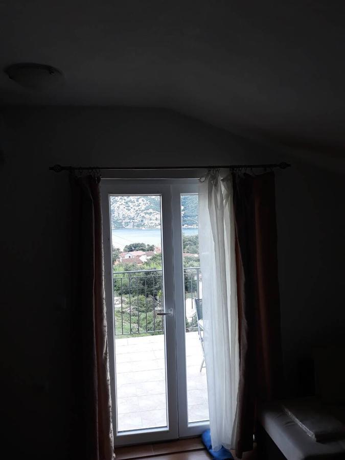 Apartmani Viza リサン エクステリア 写真